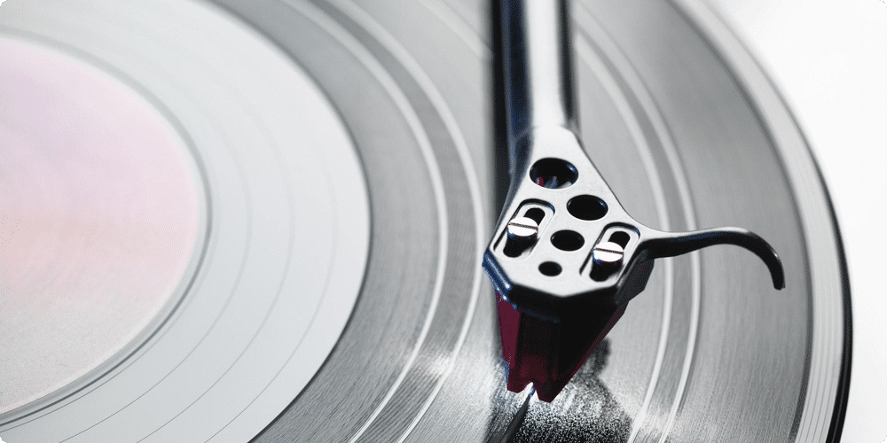 Les pièces essentielles d'une platine vinyle